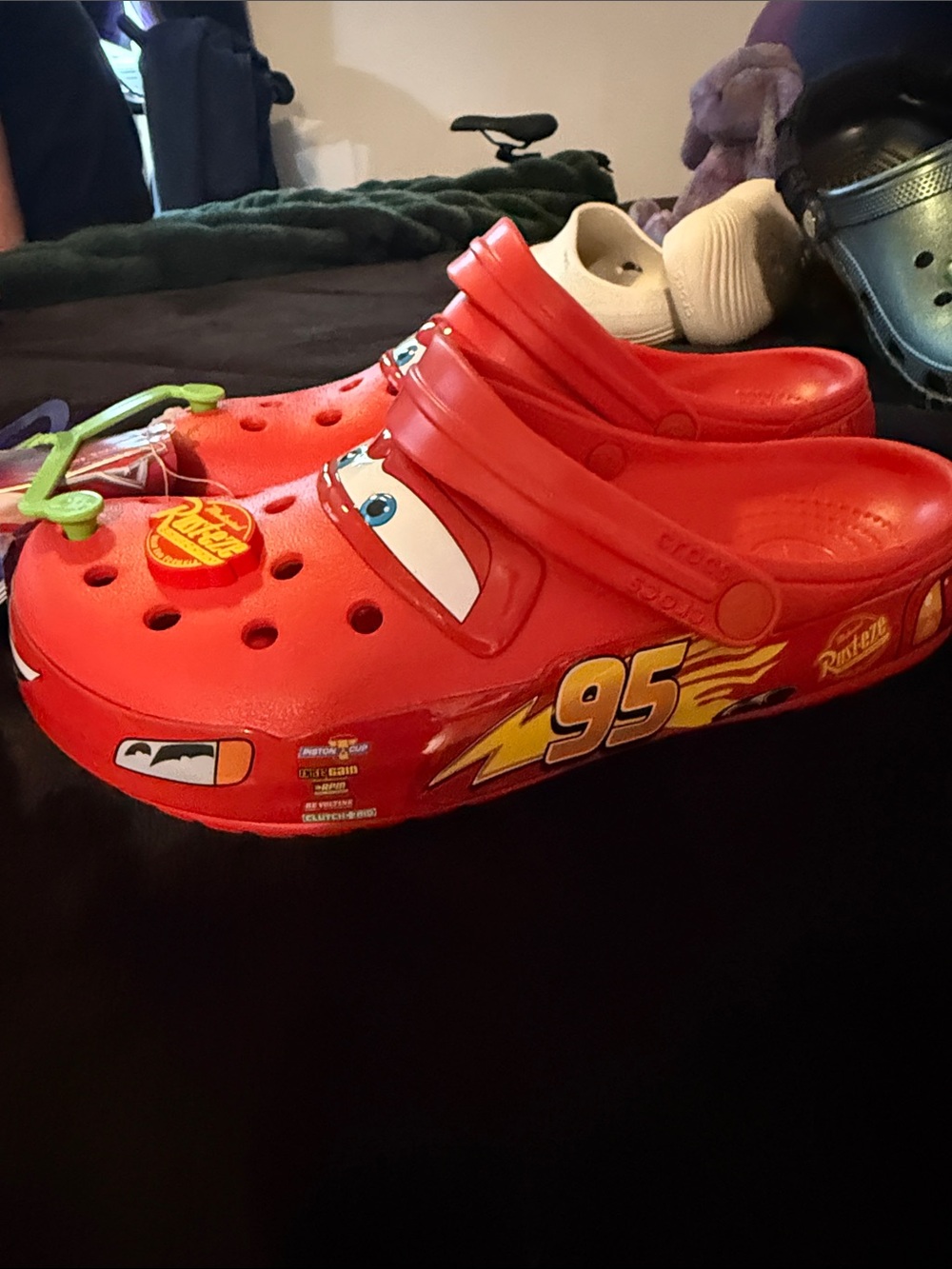 Red Lightning McQueen Crocs - Picture 6 of 7
